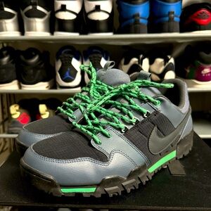 Nike Mogan 2 OMS - Size 10